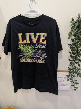 NWOT Spencer's Novelty Live Fast Smoke Grass Weed Black Unisex Crewneck T-shirt